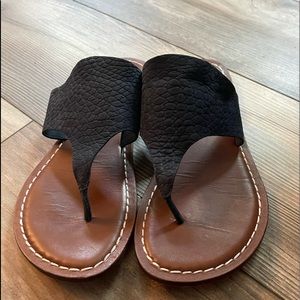 Bernardo Dark Navy Blue Leather Flip Flop Sandal